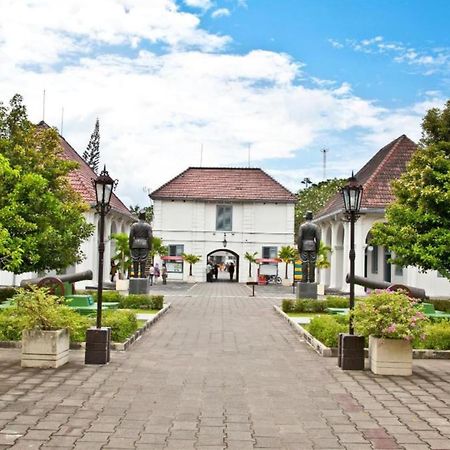 Losmen 2000 Tiga Yogyakarta Kültér fotó