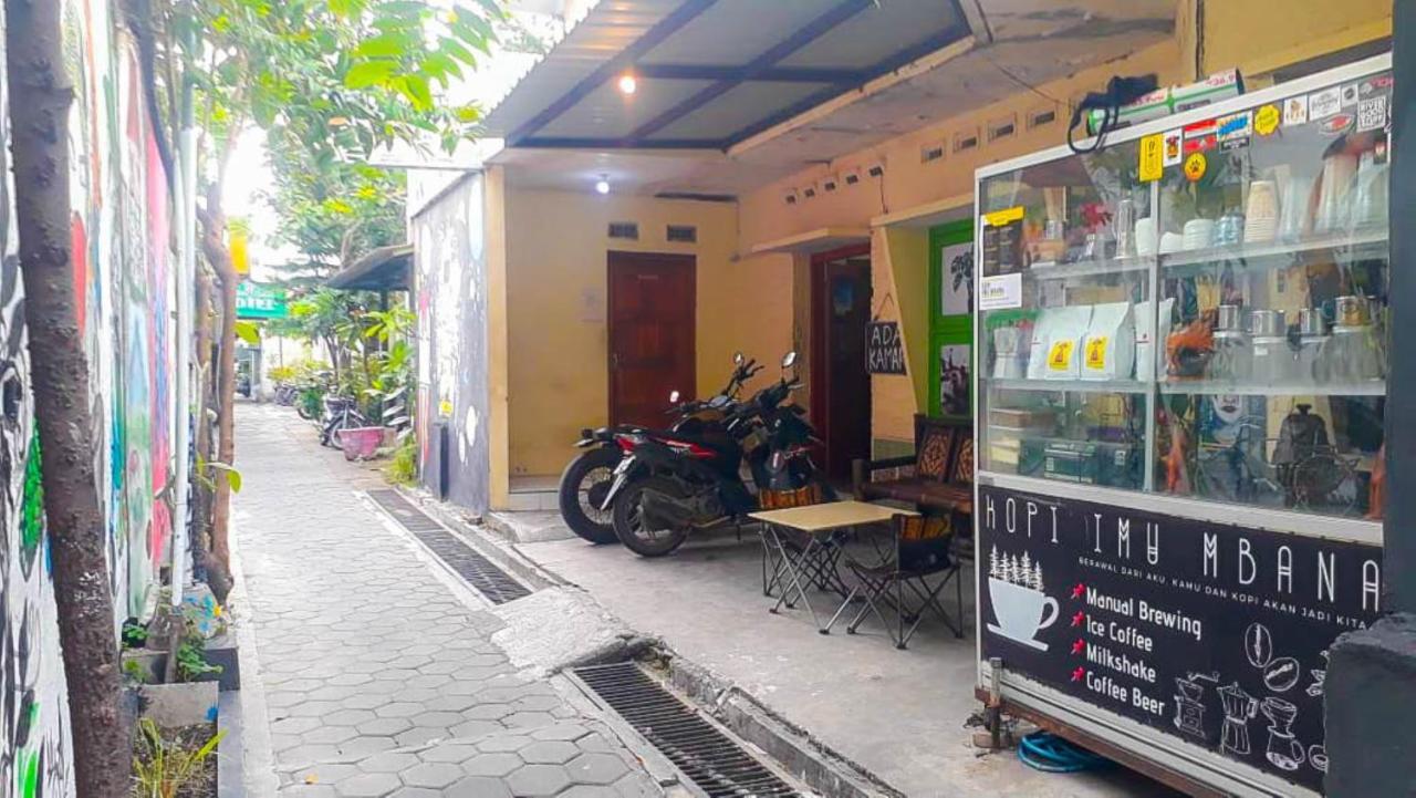 Losmen 2000 Tiga Yogyakarta Kültér fotó
